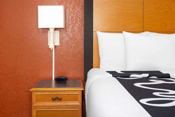 La Quinta Inn by Wyndham Pittsburgh Airport 4