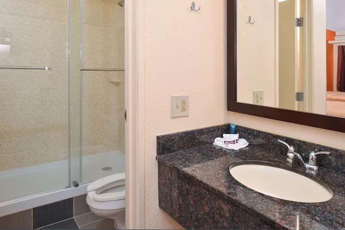 Americas Best Value Inn Pittsburgh Airport 4