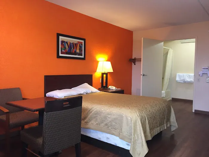 Americas Best Value Inn Pittsburgh Airport 4
