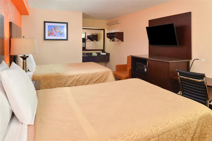 Americas Best Value Inn Pittsburgh Airport 4