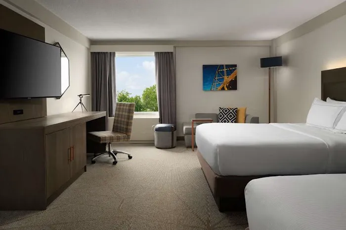 DoubleTree by Hilton Hotel Pittsburgh Airport 4