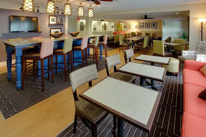 Hampton Inn Pittsburgh-Airport 4