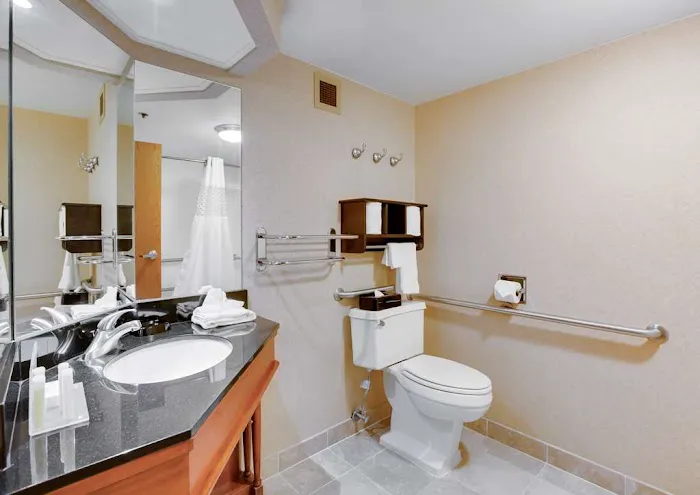 Hampton Inn Pittsburgh-Airport 4