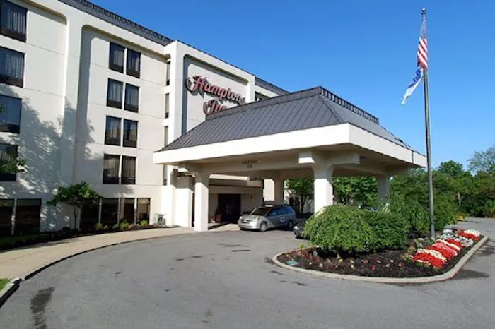 Hampton Inn Pittsburgh-Airport 4