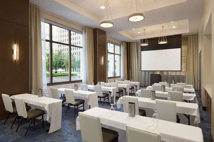 Embassy Suites by Hilton Pittsburgh Downtown 5