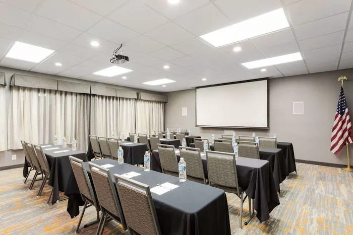 Hampton Inn Pittsburgh/West Mifflin 4