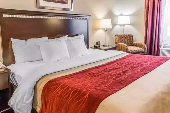 Wingate by Wyndham Pittsburgh/West Mifflin 4