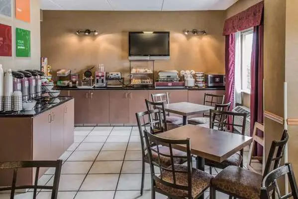 Wingate by Wyndham Pittsburgh/West Mifflin 4