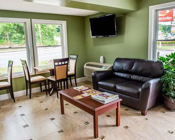 Econo Lodge Jefferson Hills Hwy 51 4