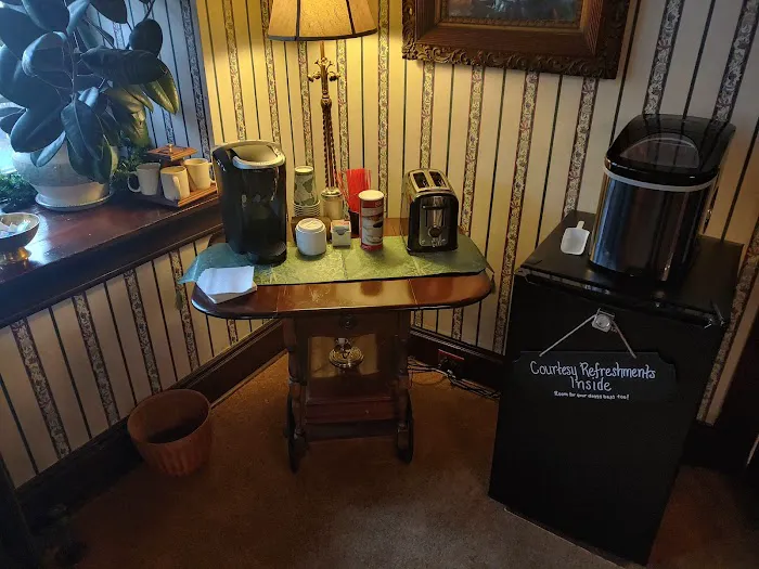 Brownsville Road House: Bed & Breakfast 4