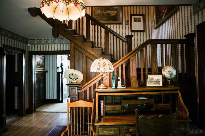 Brownsville Road House: Bed & Breakfast 4
