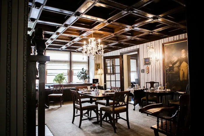 Brownsville Road House: Bed & Breakfast 4