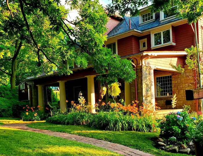 Brownsville Road House: Bed & Breakfast 4