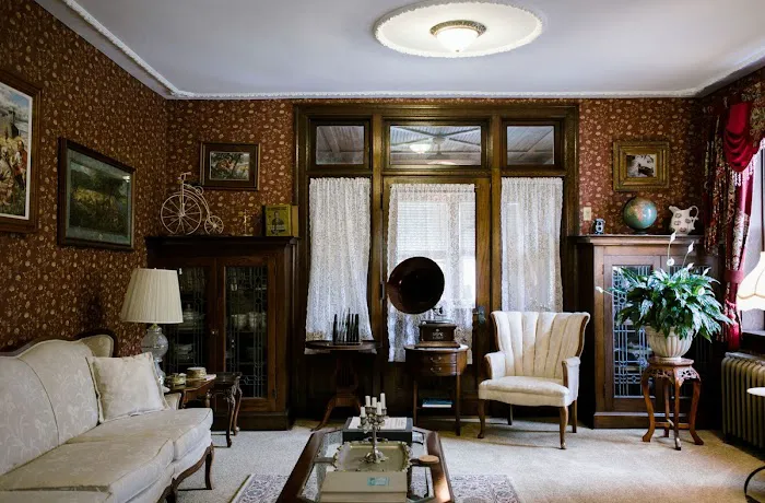 Brownsville Road House: Bed & Breakfast 4