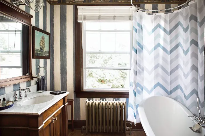 Brownsville Road House: Bed & Breakfast 4