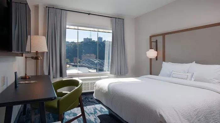 Fairfield Inn & Suites Pittsburgh Downtown 5