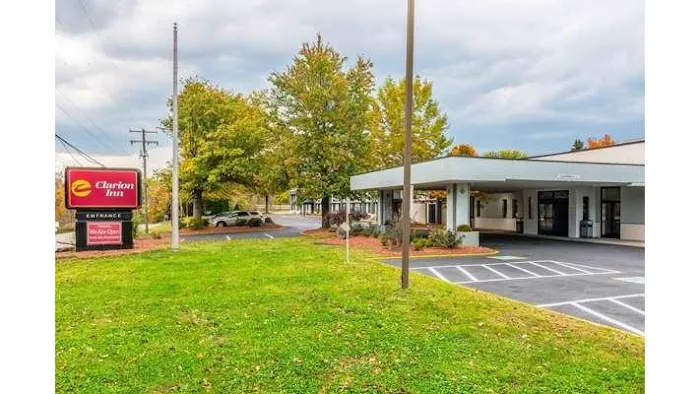 Clarion Inn 4