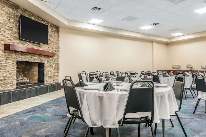 Clarion Inn 4