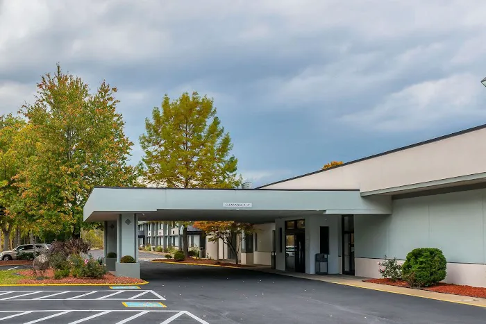Clarion Inn 4