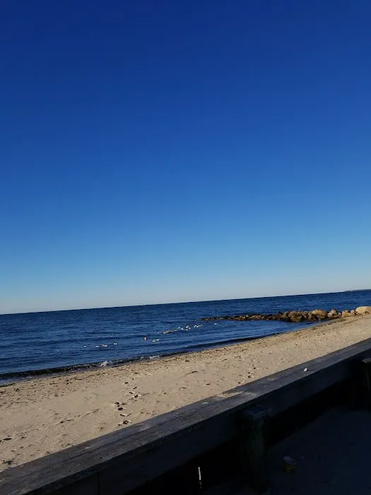 Glendon Beach Cottages 5