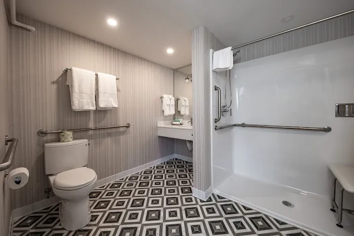 Pelham House Resort 5