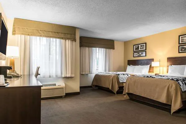 Sleep Inn & Suites 4