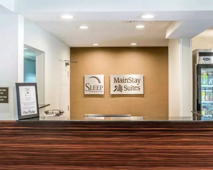 Sleep Inn & Suites 4