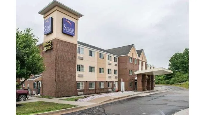 MainStay Suites Pittsburgh Airport 4