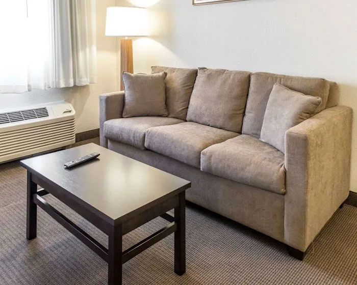 MainStay Suites Pittsburgh Airport 4