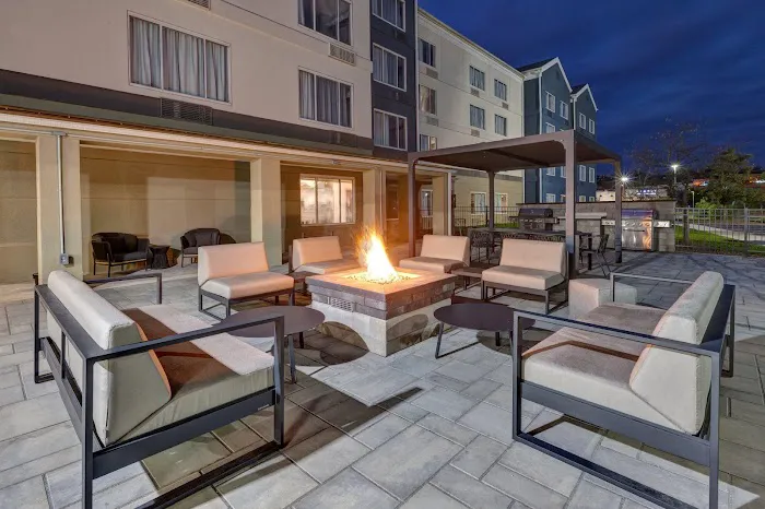 Staybridge Suites Pittsburgh Airport by IHG 4