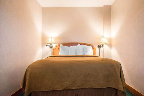 Quality Inn Pittsburgh Airport 4