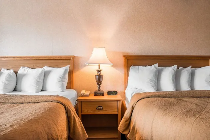 Quality Inn Pittsburgh Airport 4