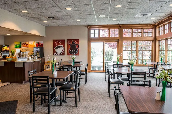 Quality Inn Pittsburgh Airport 4