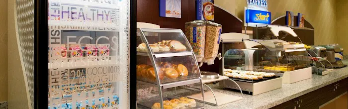 Holiday Inn Express & Suites Pittsburgh West - Green Tree by IHG 4