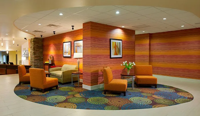 Holiday Inn Express & Suites Pittsburgh West - Green Tree by IHG 4