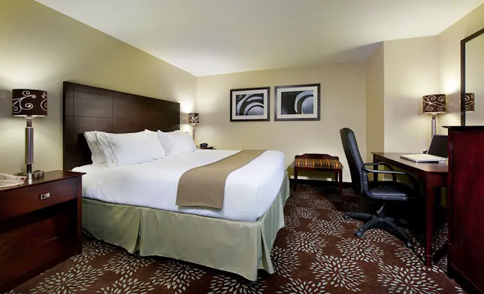 Holiday Inn Express & Suites Pittsburgh West - Green Tree by IHG 4