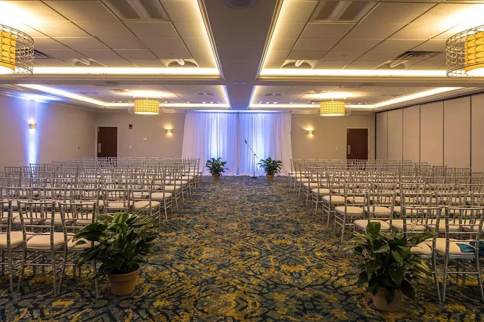 Crowne Plaza Suites Pittsburgh South, an IHG Hotel 4