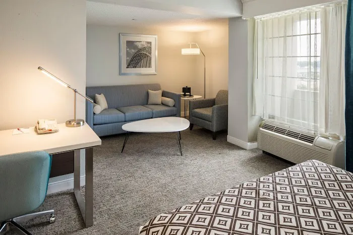 Crowne Plaza Suites Pittsburgh South, an IHG Hotel 4