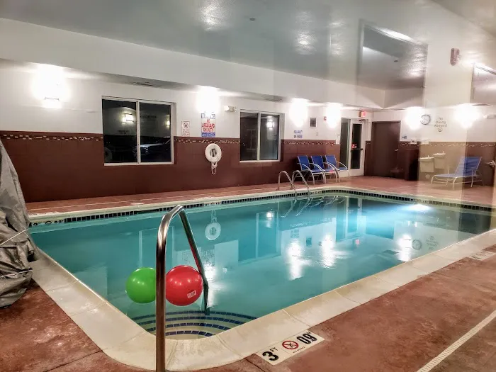 Holiday Inn Express & Suites Belle Vernon by IHG 4