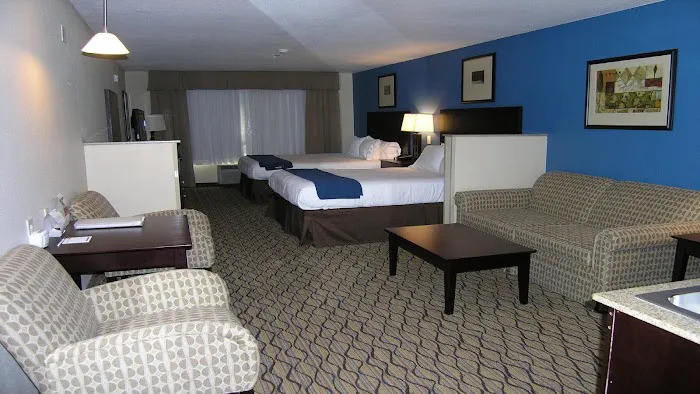 Holiday Inn Express & Suites Belle Vernon by IHG 4