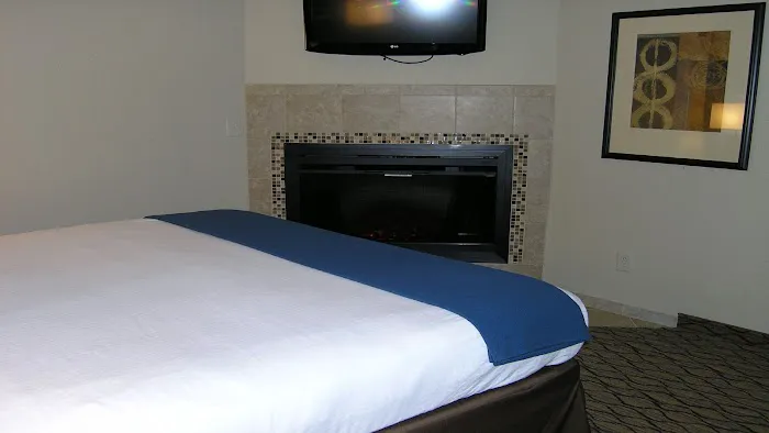 Holiday Inn Express & Suites Belle Vernon by IHG 4
