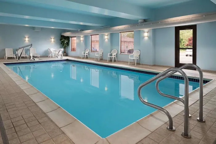 Hampton Inn Belle Vernon 5
