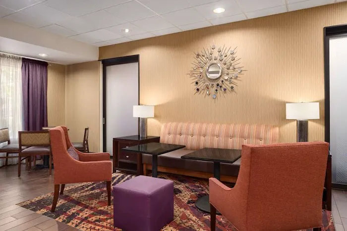 Hampton Inn Belle Vernon 5