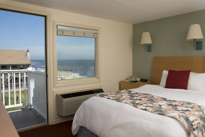 The Corsair & Cross Rip Oceanfront Resort 5