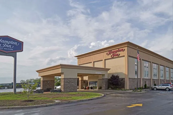 Hampton Inn Uniontown 4
