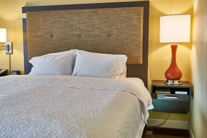 Hampton Inn Uniontown 4