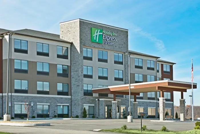 Holiday Inn Express & Suites Uniontown by IHG 4