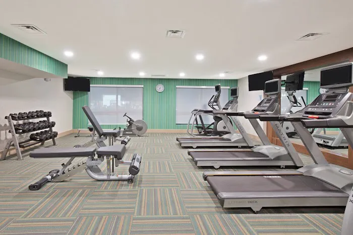 Holiday Inn Express & Suites Uniontown by IHG 4