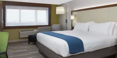 Holiday Inn Express & Suites Uniontown by IHG