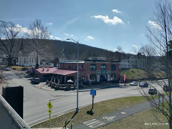 Falls Market Inn & Suite 4